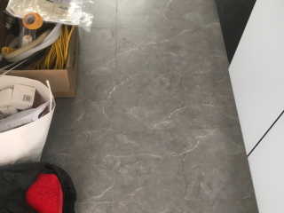 地砖铺贴及地面找平施作
