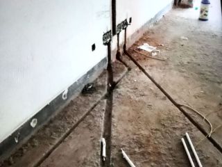 水、电管开槽施作