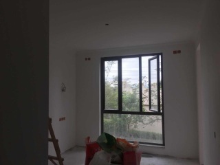 墙、顶面乳胶漆