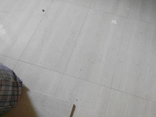地砖铺贴及地面找平施作