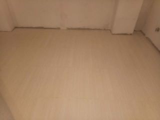 地砖铺贴及地面找平施作