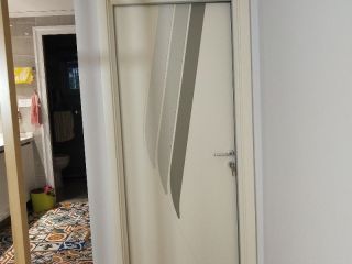 成品门及墙纸铺贴