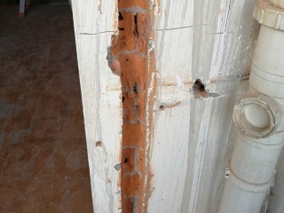 水、电管开槽施工