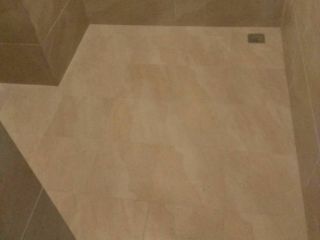 地砖铺贴及地面找平施作