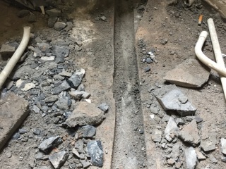 水、电管开槽施作