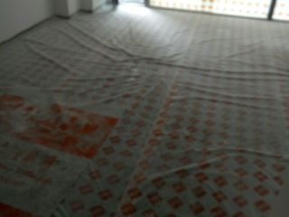 地砖铺贴及地面找平施作