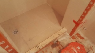 厨房、卫生间墙砖施作