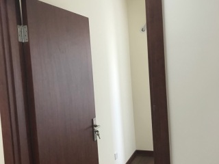 套装门、踢脚线安装