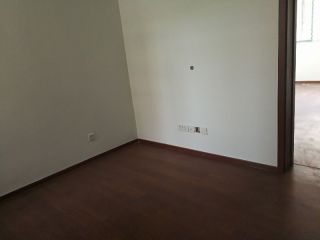 套装门、踢脚线安装