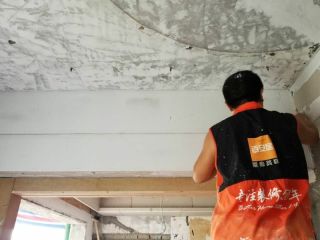 墙、顶面腻子批嵌
