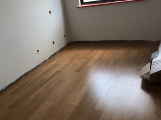 实木复合地板铺设