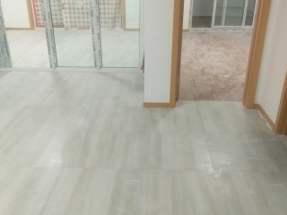 实木复合地板铺设