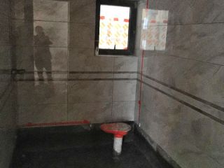 厨房、卫生间墙砖施作