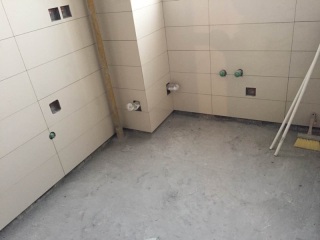 厨房、卫生间墙砖施作