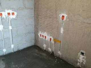 强、弱电路穿线施作