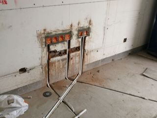 水、电管开槽施作