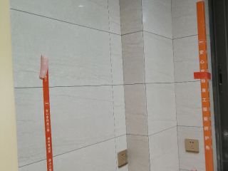厨房、卫生间墙砖施作