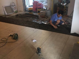 地砖铺贴及地面找平施作