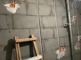 强、弱电路穿线施作