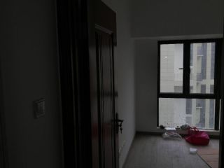 成品门及墙纸铺贴