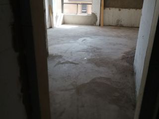 地砖铺贴及地面找平施作