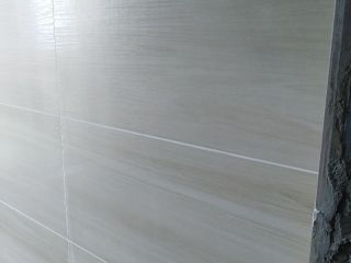 厨房、卫生间墙砖施作