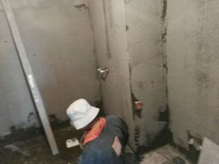 厨房、卫生间墙砖施作