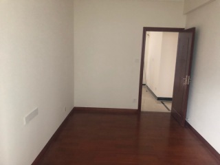 成品门及墙纸铺贴