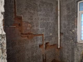水、电管开槽施作