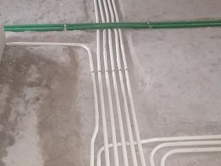 水、电管开槽施作
