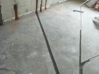 水、电管开槽施作