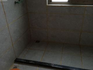 厨房、卫生间墙砖施作