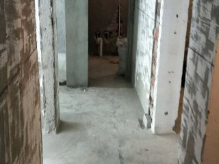 强、弱电路穿线施作