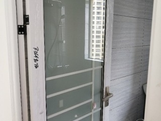成品门及墙纸铺贴