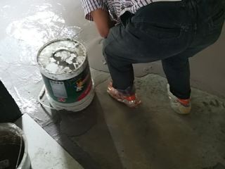 地砖铺贴及地面找平施作