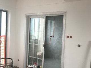 成品门及墙纸铺贴