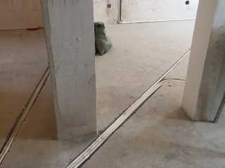 水、电管开槽施工