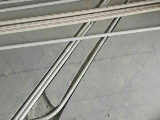 水、电管开槽施作