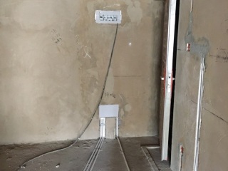 强、弱电布管穿线