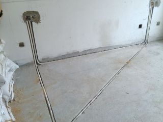 水、电管开槽施作