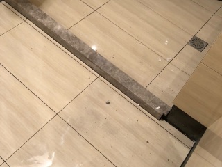 地砖铺贴及地面找平施作