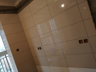 厨房、卫生间墙砖施作