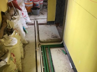 水、电管开槽施作
