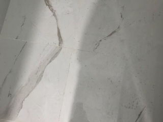 地砖铺贴及地面找平施作