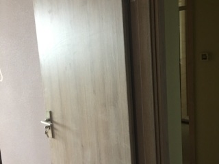 套装门、踢脚线安装