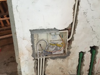 水、电管开槽施工