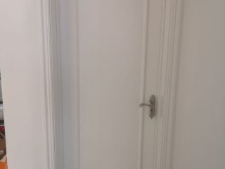 套装门、踢脚线安装