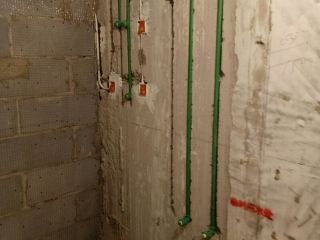 水、电管开槽施作