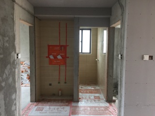 现场背景墙及隔墙施作