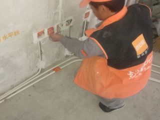 强、弱电路穿线施作